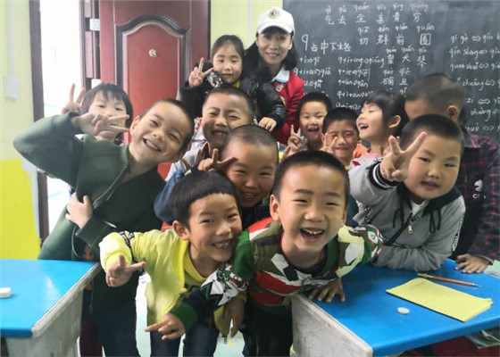 理想·奮斗·感恩—左右手愛心助學再啟征程1