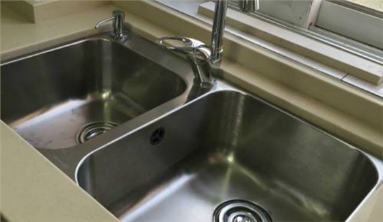 櫥柜臺下盆安裝教程，櫥柜臺下盆怎么安裝才牢固