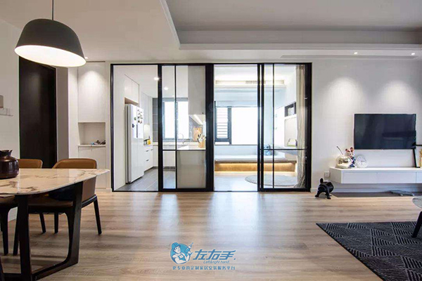 學(xué)會(huì)廚房玻璃推拉門安裝方法，讓廚房明亮又通透